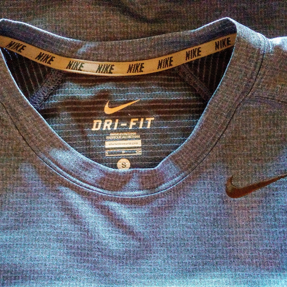 💥3/$25 - Nike Dri-Fit Shirt💥